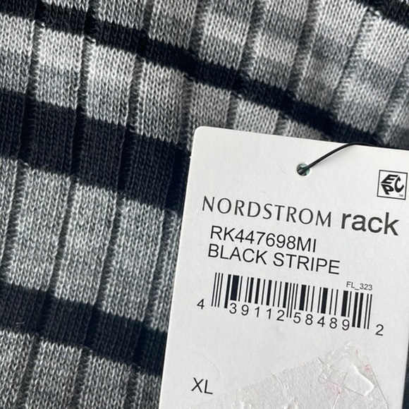 Abound women’s Gray Black stripe long sleeve crop top Sz XL NWT - Picture 3 of 4